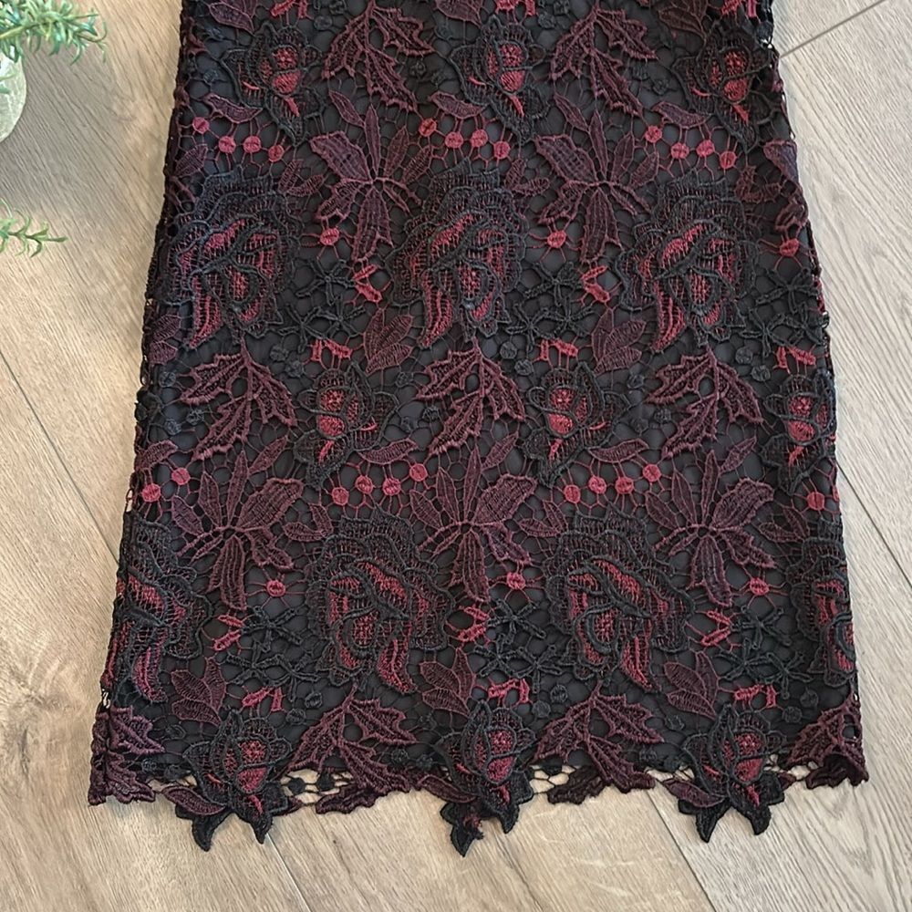 LIKE NEW KOBI RED AND BLACK LACE DRESS FULLY LINED SIZE XS - Picture 4 of 7